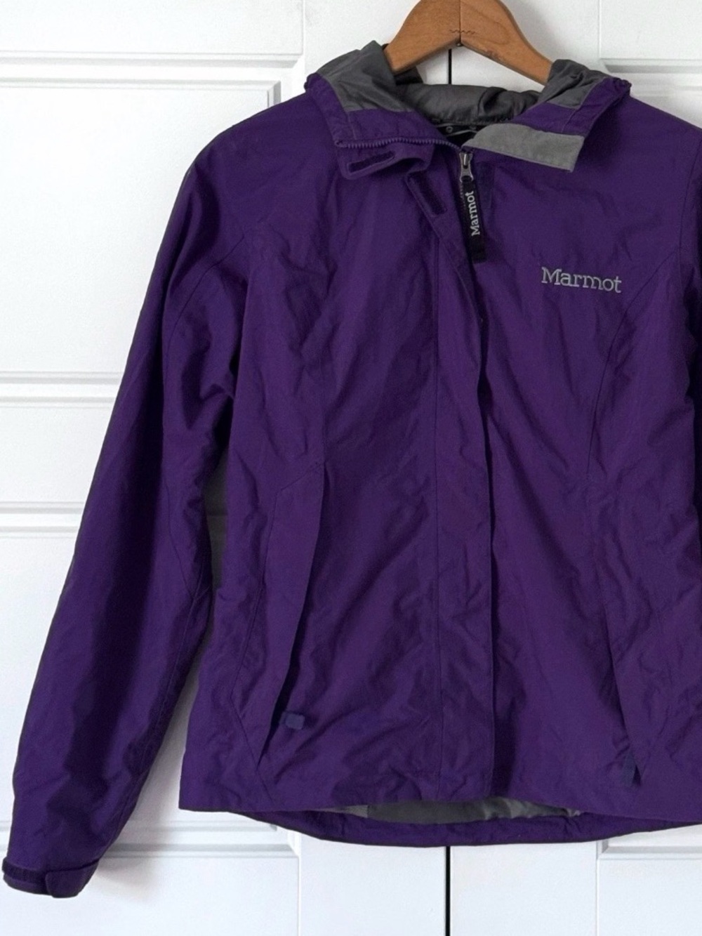 Marmot Precip Rain Jacket Women XS Purple Waterproof Hooded Windbreaker Hiking